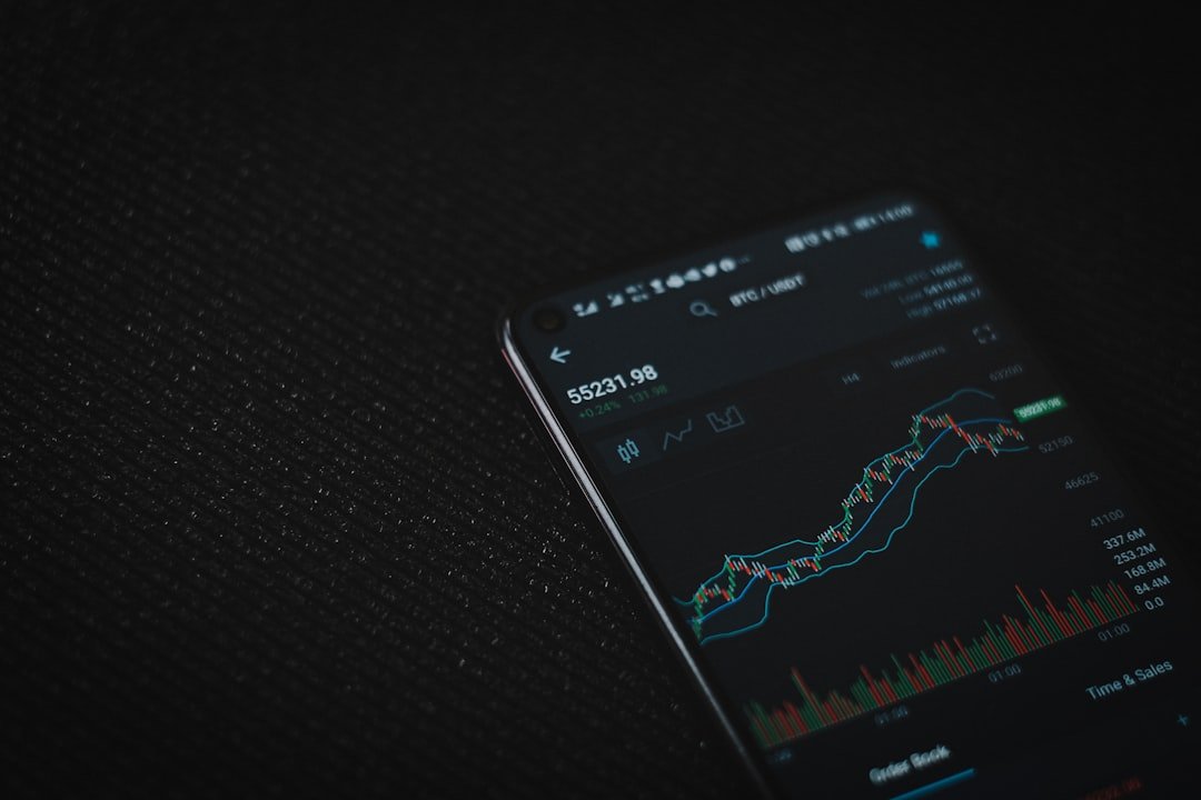 XRP price forecast 2026 - Photo by Viktor Forgacs - click ↓↓ on Unsplash